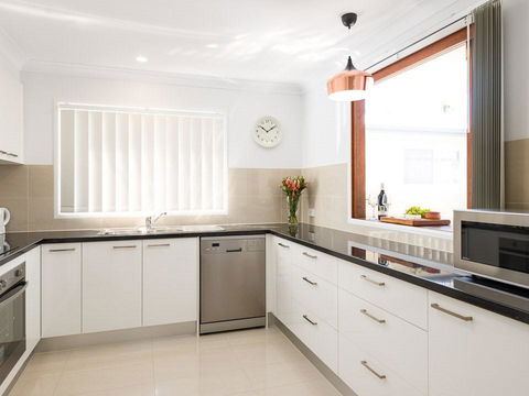 Briz Stays - Whites Road - Tourism Caloundra 8
