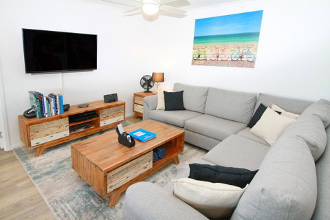 Narrowneck Court Holiday Apartments - Tourism Caloundra 26