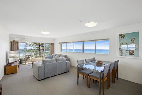 Narrowneck Court Holiday Apartments - Tourism Caloundra 3