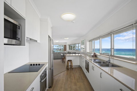 Narrowneck Court Holiday Apartments - Tourism Caloundra 24