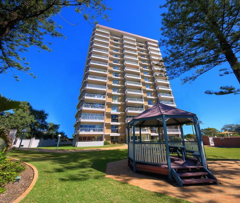 Narrowneck Court Holiday Apartments - Tourism Caloundra 37