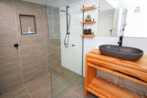Narrowneck Court Holiday Apartments - Tourism Caloundra 29