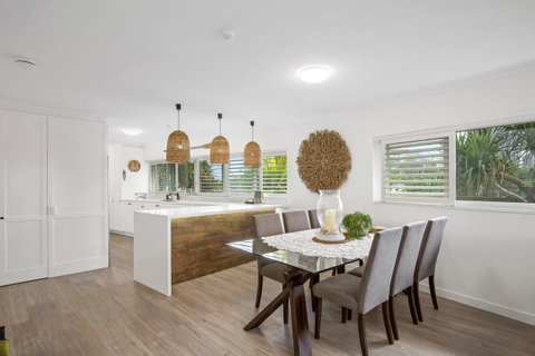 Narrowneck Court Holiday Apartments - Tourism Caloundra 7