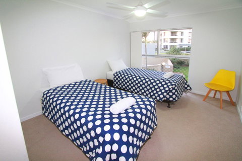 Narrowneck Court Holiday Apartments - Tourism Caloundra 40