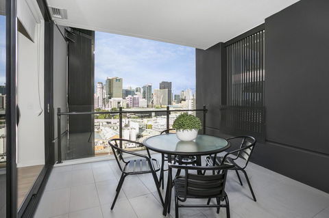 Arise Spice Apartments - Tourism Caloundra 26