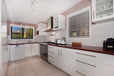 6 Botany Court Marcoola Beach - Pet Friendly 500 Bond - Tourism Caloundra 10