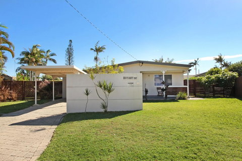 6 Botany Court Marcoola Beach - Pet Friendly 500 Bond - Tourism Caloundra 0