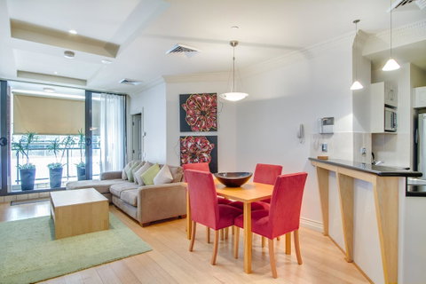 MacArthur Chambers - Tourism Caloundra 17