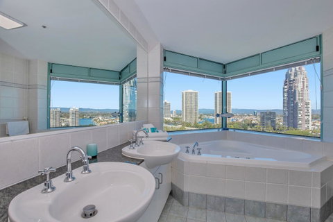 The Waterford On Main Beach - Tourism Caloundra 25