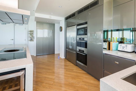 The Waterford On Main Beach - Tourism Caloundra 7