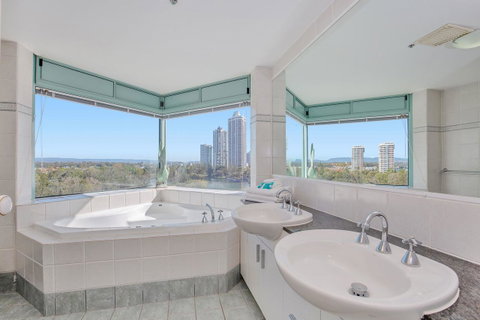 The Waterford On Main Beach - Tourism Caloundra 21