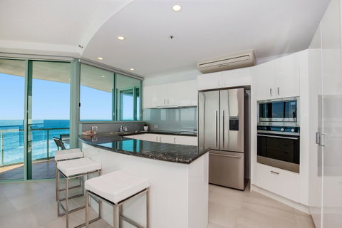 The Waterford On Main Beach - Tourism Caloundra 24