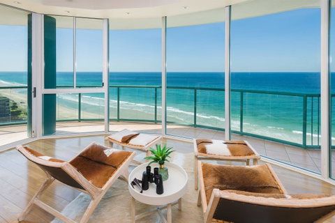 The Waterford On Main Beach - Tourism Caloundra 1