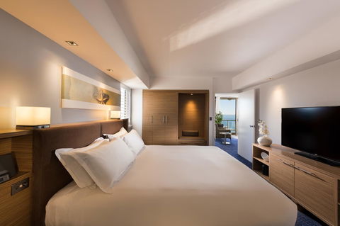 Sofitel Gold Coast Broadbeach - Tourism Caloundra 5