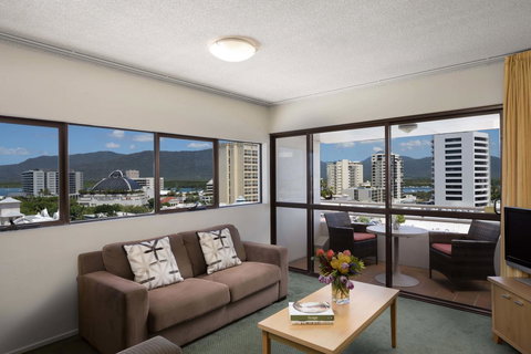 The Benson Hotel - Tourism Caloundra 9