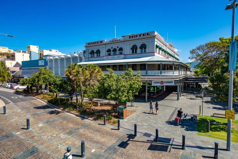 Hides Hotel - Tourism Caloundra 2