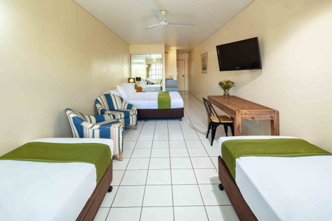 Hides Hotel - Tourism Caloundra 14