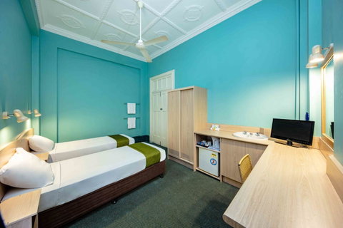 Hides Hotel - Tourism Caloundra 17