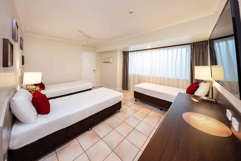Hides Hotel - Tourism Caloundra 9