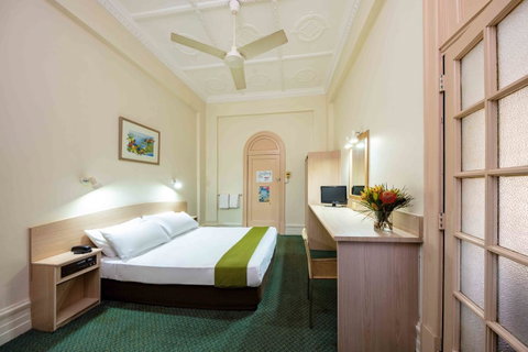 Hides Hotel - Tourism Caloundra 15