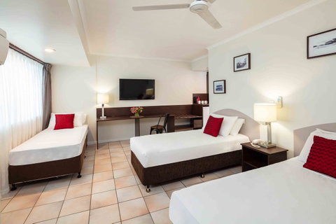 Hides Hotel - Tourism Caloundra 8