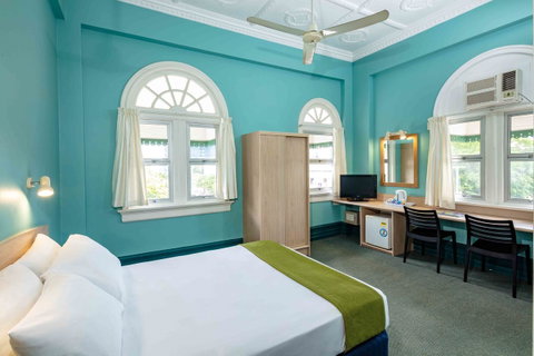 Hides Hotel - Tourism Caloundra 20