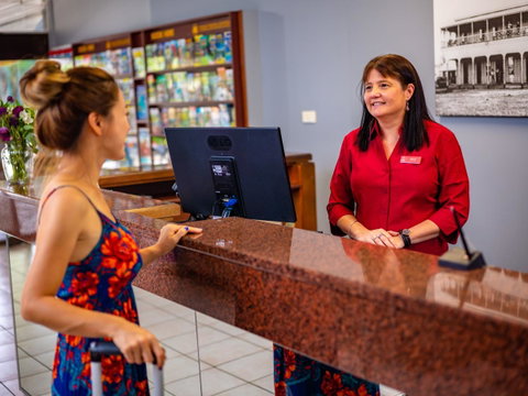 Hides Hotel - Tourism Caloundra 11