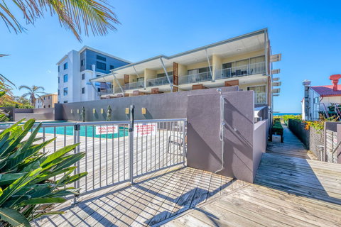 On The Beach Resort Bribie Island - Tourism Caloundra 2