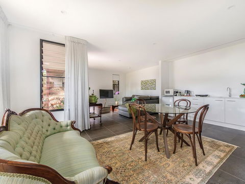 Sam's Buderim Mountain Guest House - Tourism Caloundra 16