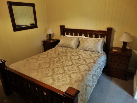 Loughmore House - Tourism Caloundra 7