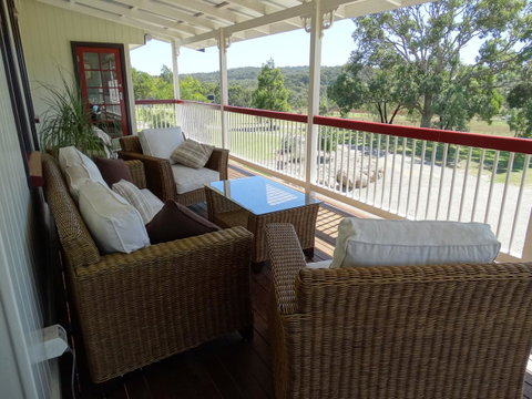 Loughmore House - Tourism Caloundra 2