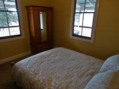 Loughmore House - Tourism Caloundra 10