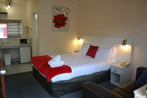 Wattle Motel - Tourism Caloundra 0