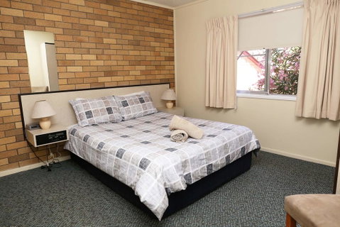 Westwood Motor Inn - Tourism Caloundra 2