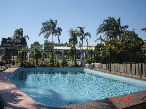 White Lanterns Motel - Tourism Caloundra 0