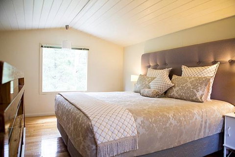 White Lotus Day Spa - Tourism Caloundra 0