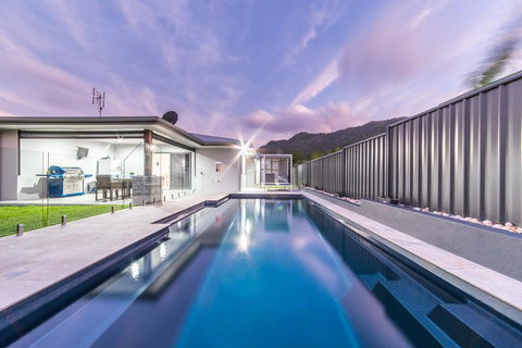 Whitsunday Sands - Tourism Caloundra 3