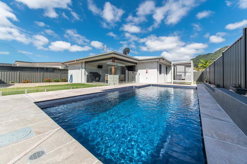 Whitsunday Sands - Tourism Caloundra 0