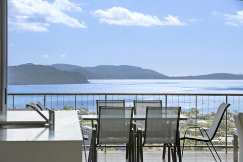 Whitsunday Views - Airlie Beach - Tourism Caloundra 1