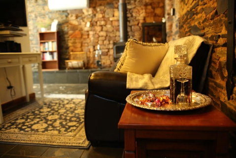 William Hunt's Retreat - Redwood Studio - Tourism Caloundra 1