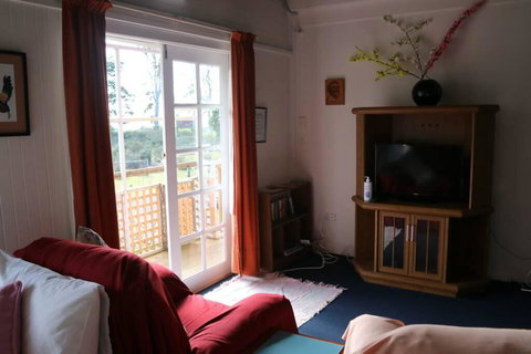 Wind Song Mountain Retreat - Tourism Caloundra 0