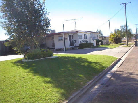 Winton Outback Motel - Tourism Caloundra 1