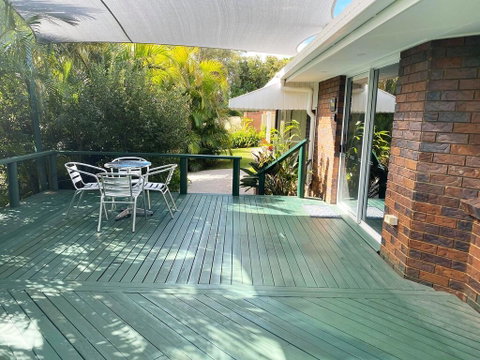 Woorim Secluded Palms Villa - Tourism Caloundra 0