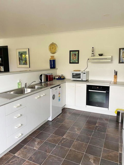 Woorim Secluded Palms Villa - Tourism Caloundra 3