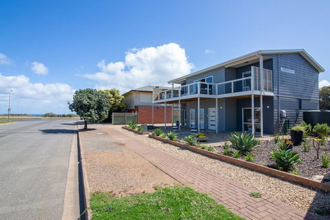 Xanadu - Aldinga Beach - Tourism Caloundra 1