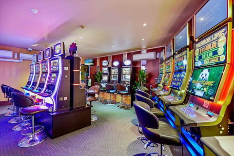 Yandina Hotel - Tourism Caloundra 3