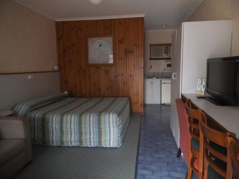 Yarragon Motel - Tourism Caloundra 3