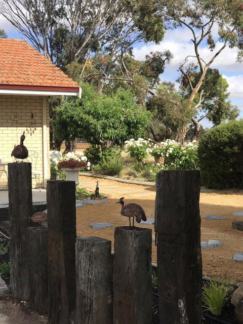 Yellow Gum Bed And Breakfast - Tourism Caloundra 2