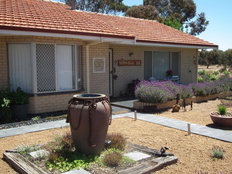 Yellow Gum Bed And Breakfast - Tourism Caloundra 0