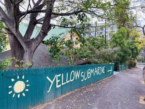 Yellow Submarine Backpackers - Tourism Caloundra 0